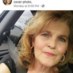 Meet your Posher, Deborah